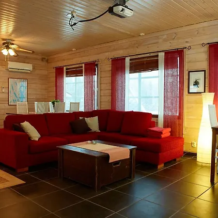 Miekojaervi Villa Pello